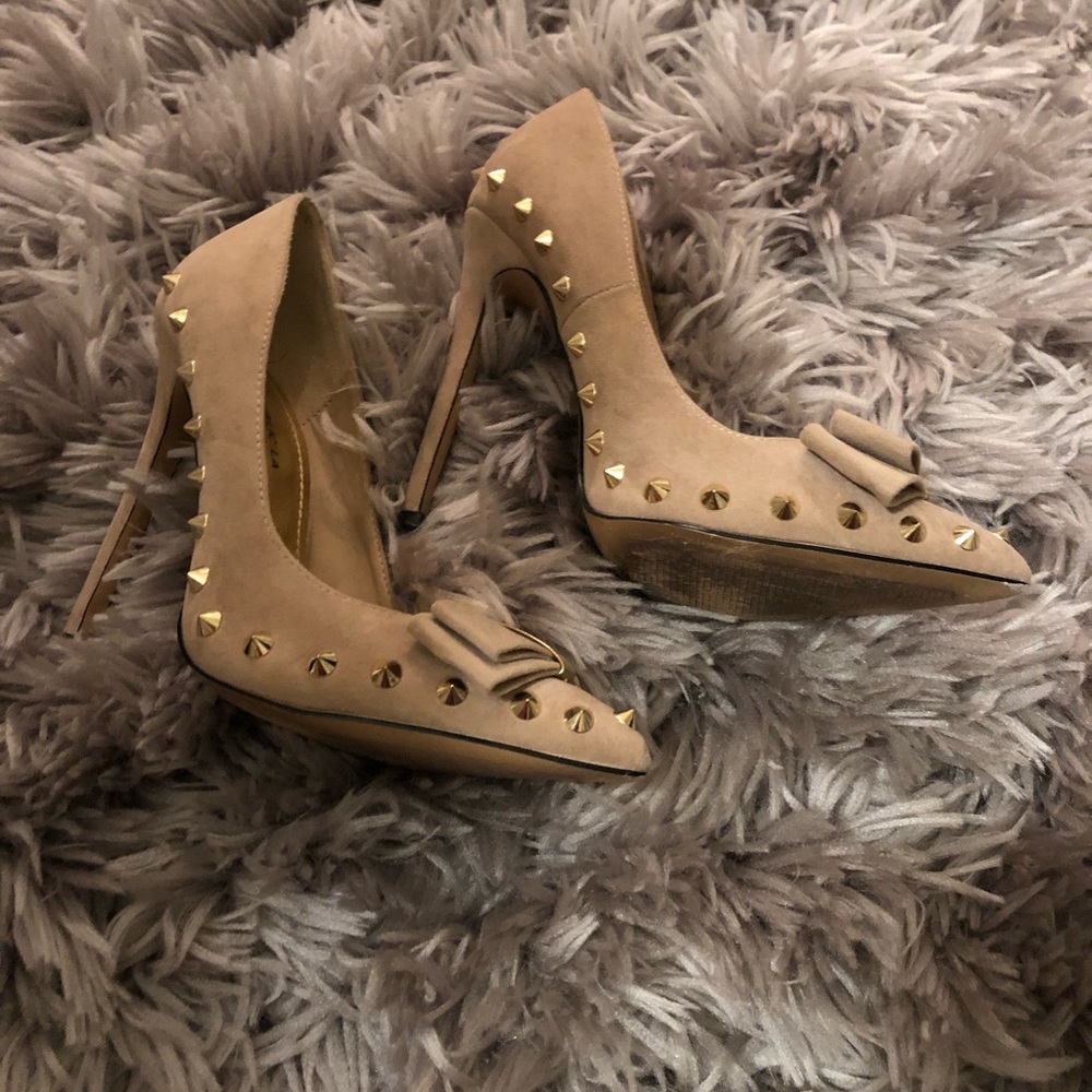 Tan Court Shoes